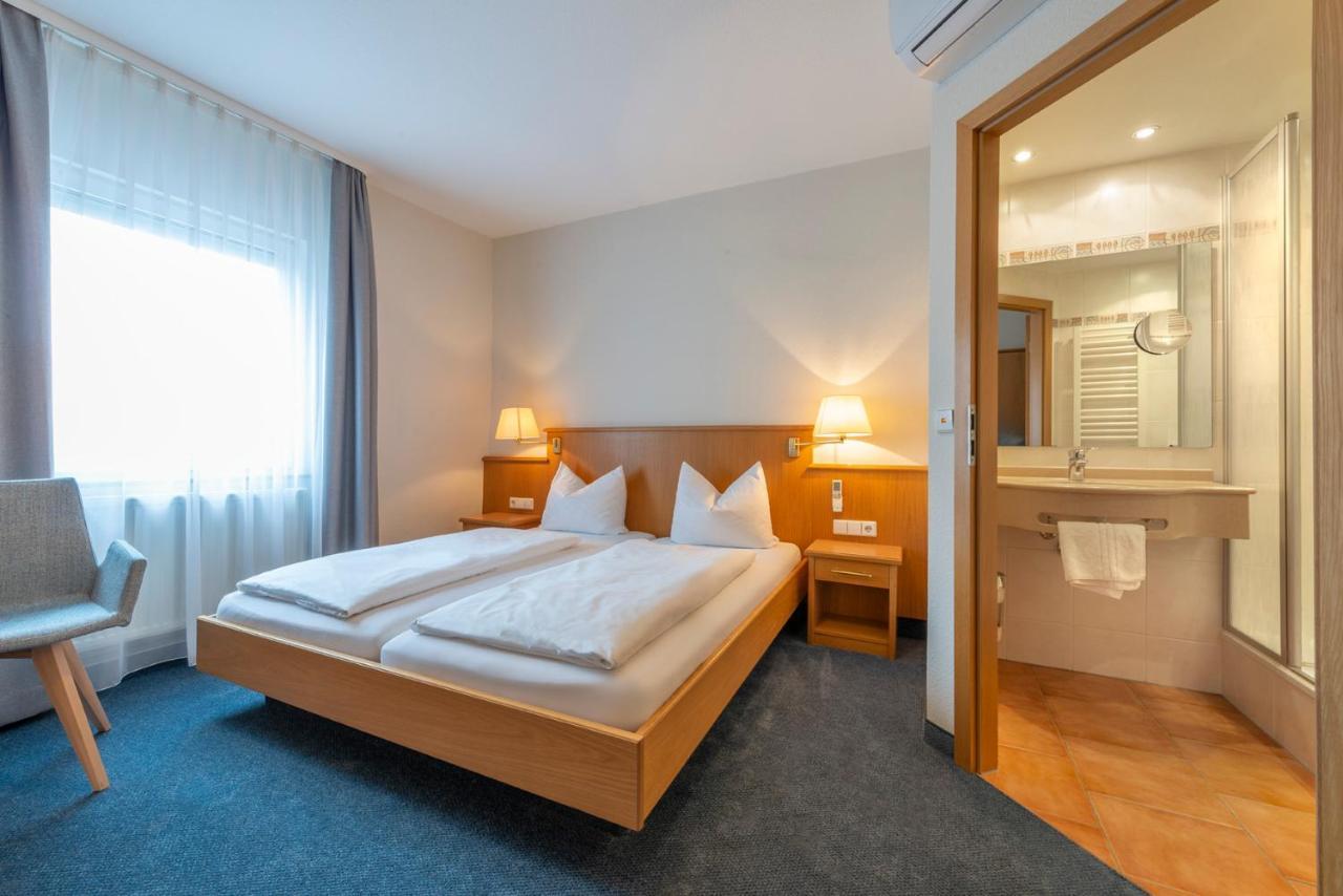 Hotel Gasthof Zum Roessle Heilbronn Buitenkant foto