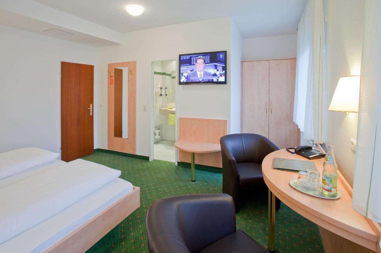Hotel Gasthof Zum Roessle Heilbronn Buitenkant foto