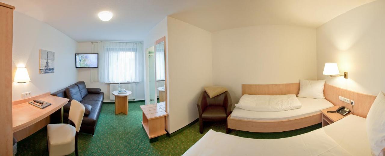 Hotel Gasthof Zum Roessle Heilbronn Buitenkant foto
