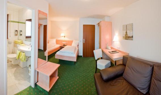 Hotel Gasthof Zum Roessle Heilbronn Buitenkant foto